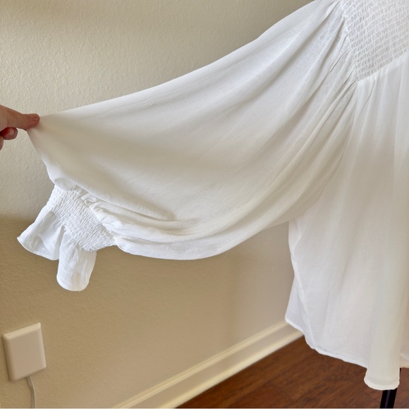 New with Tags. Entro White Ruffled Bell Sleeve Blouse. Size Large. - Picture 3 of 6